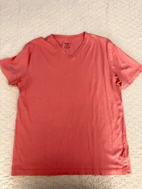 Forever 21 coral V-neck T-shirt
